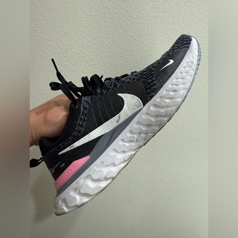Nike Men’s React Infinity Run Flyknit 3 Football Grey Pink Size 9.5 — PRE-OWNED